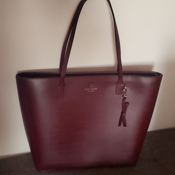 kate spade Handbags - Kate Spade SAWYER STREET TORI LEATHER LARGE TOTE
